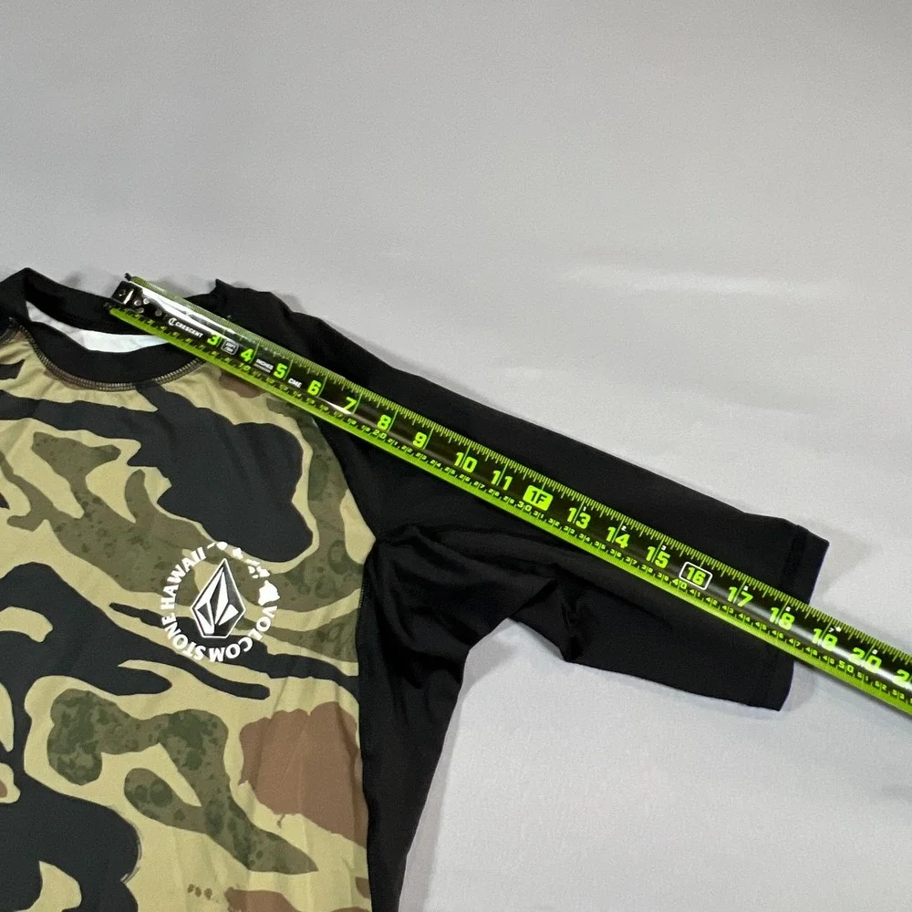 Volcom Rash Guard Swim Shirt Kids XL Multicolor Stretch Camo UPF 50+ Crew Neck